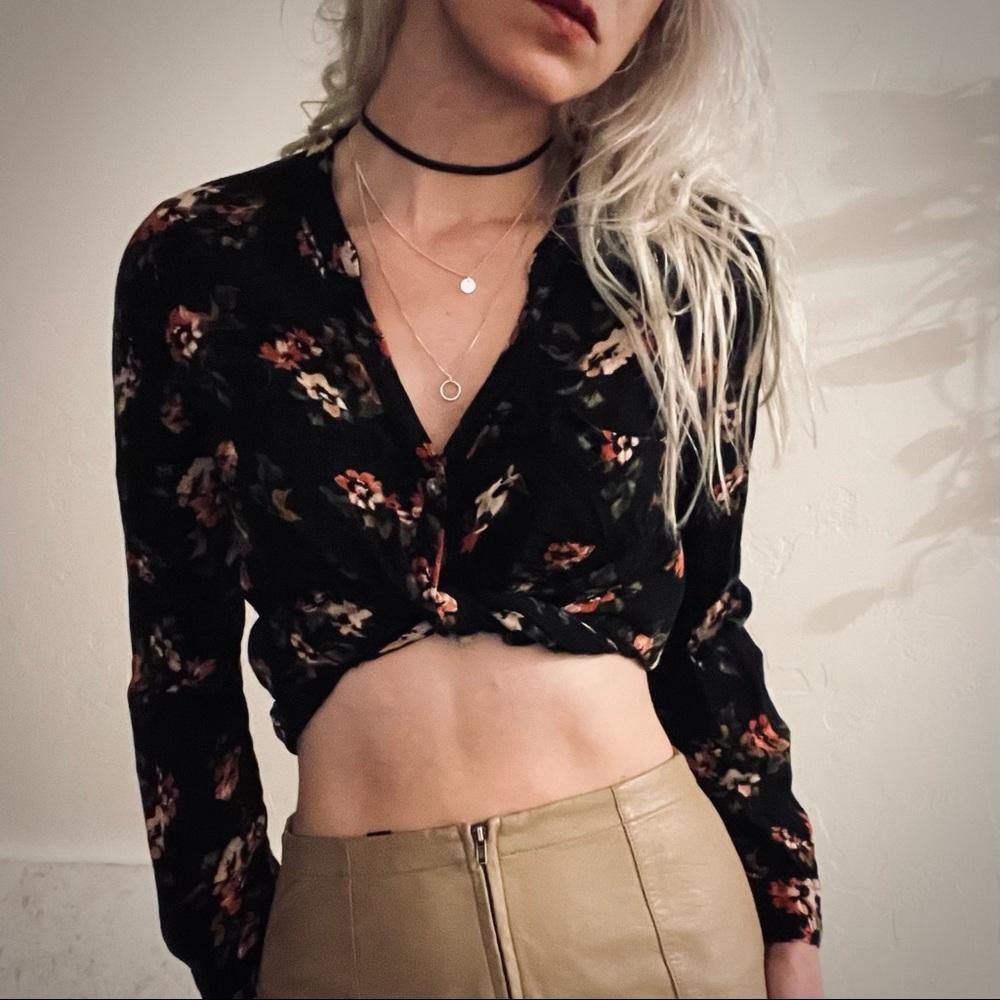 Floral button down - Picture 7 of 7